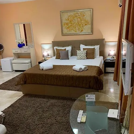 Πανσιόν Venis House 3*