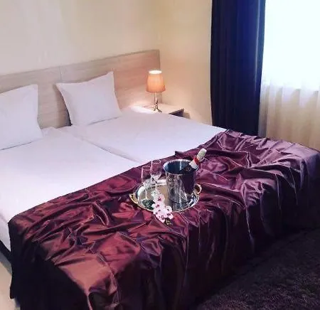 Venis House Guest house *