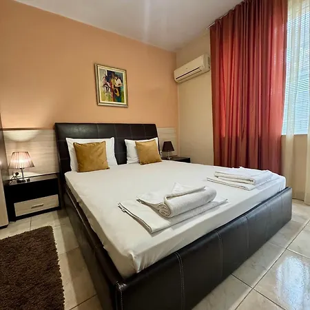 Venis House Πανσιόν 3*