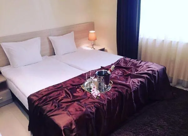 Venis House 招待所 3*